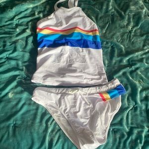 Sporty high neck tankini